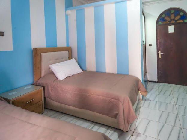 Hotel Sevilla Chefchaouen Bagian luar foto