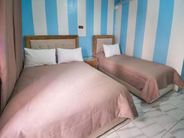Hotel Sevilla Chefchaouen Bagian luar foto